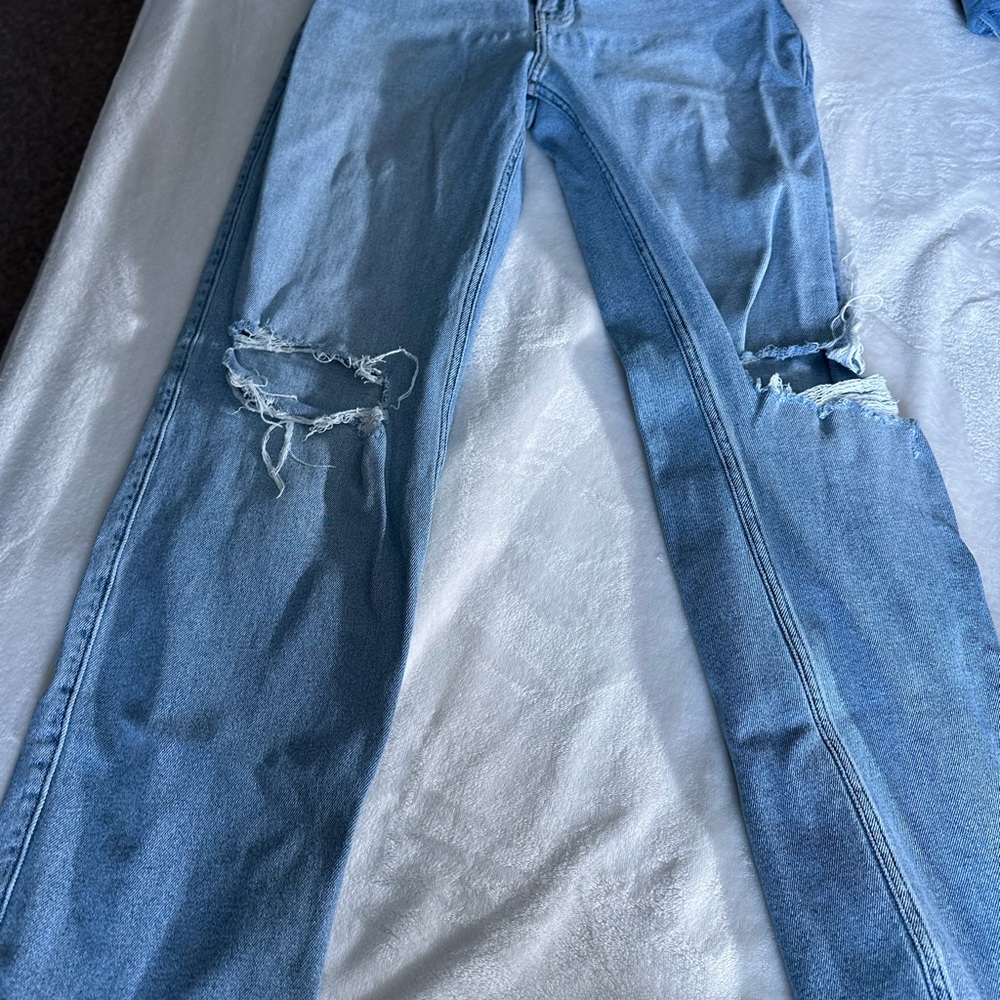 Stylish Ripped blue dad Jeans
